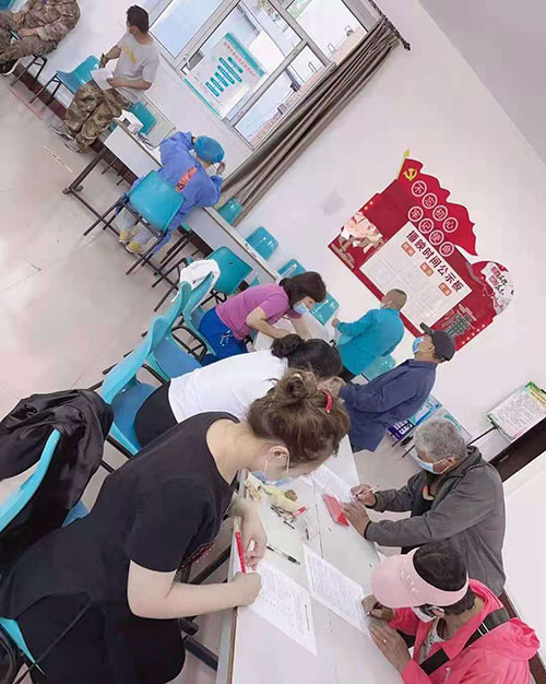 半岛网页版苗接种工作