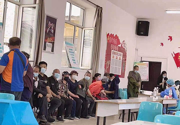半岛网页版苗接种工作